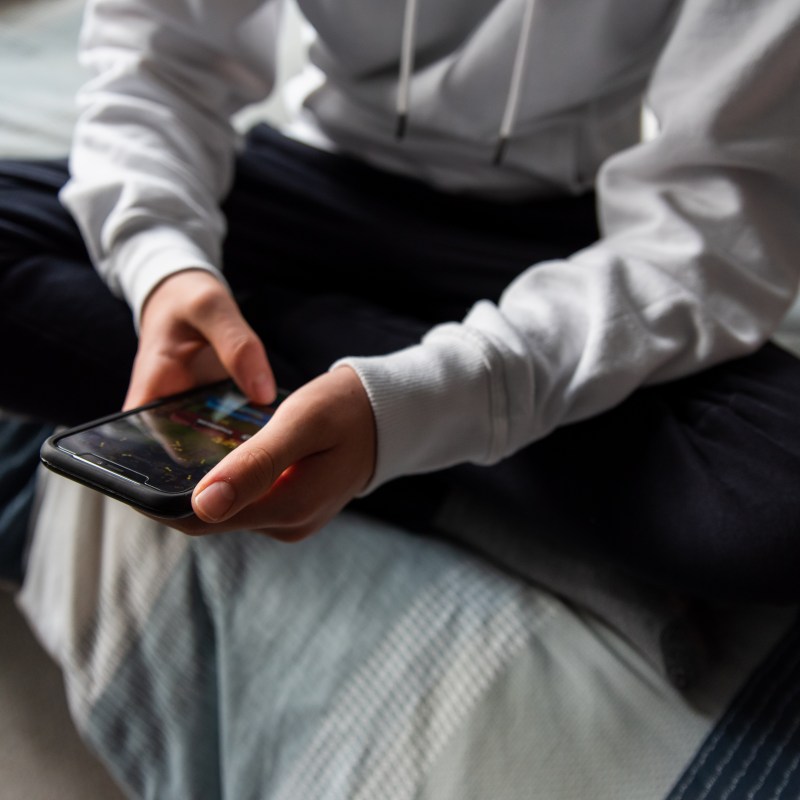 A Warning Label For Social Media Sites? Why the Surgeon General Thinks It’s a Good Idea