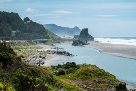 Last Minute Low Stress Travel Newsletter Logo